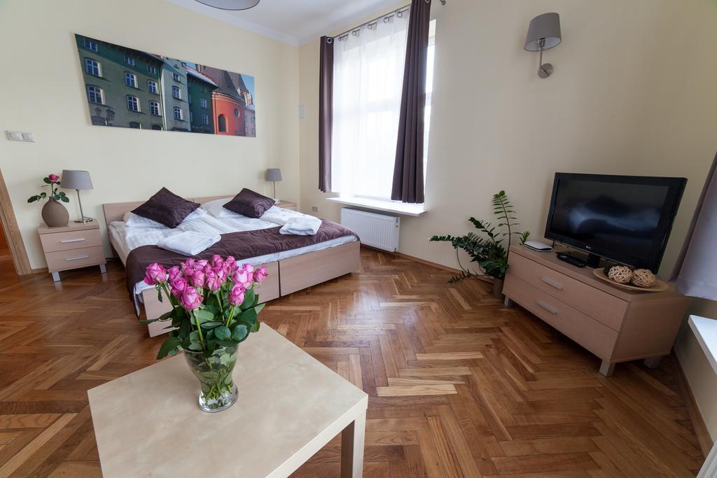 Place 4 You Apartments Krasków Rom bilde