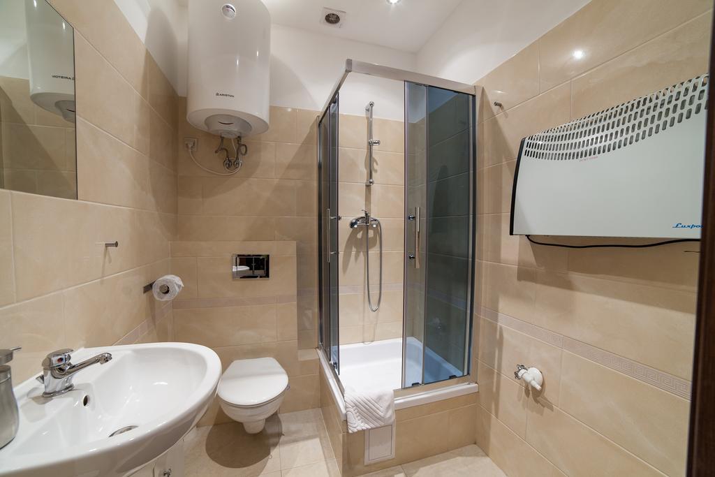 Place 4 You Apartments Krasków Rom bilde