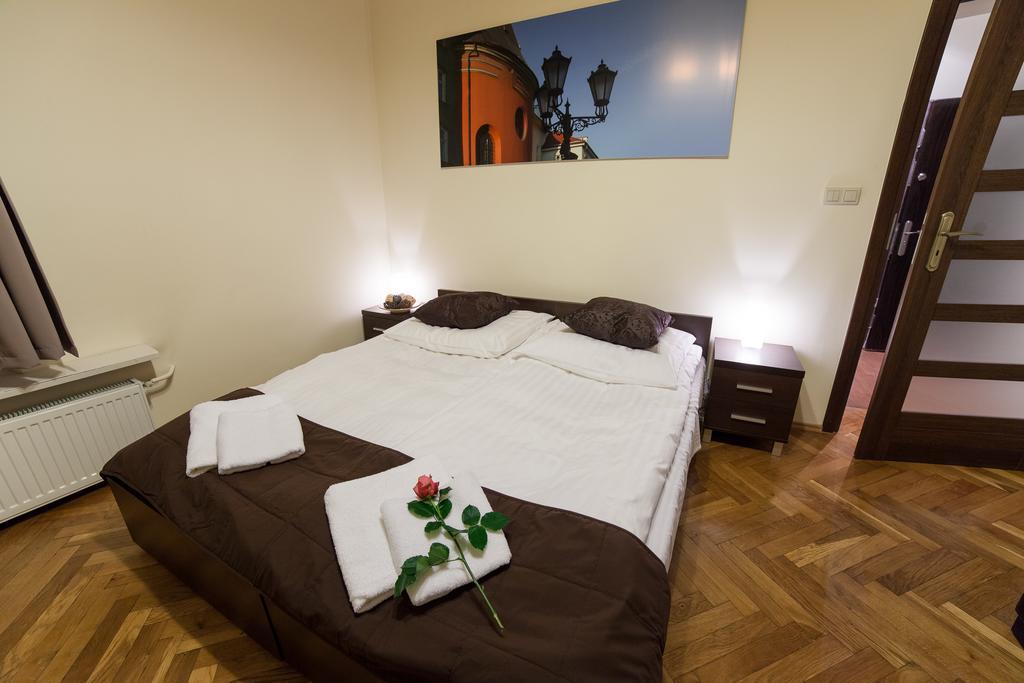 Place 4 You Apartments Krasków Rom bilde
