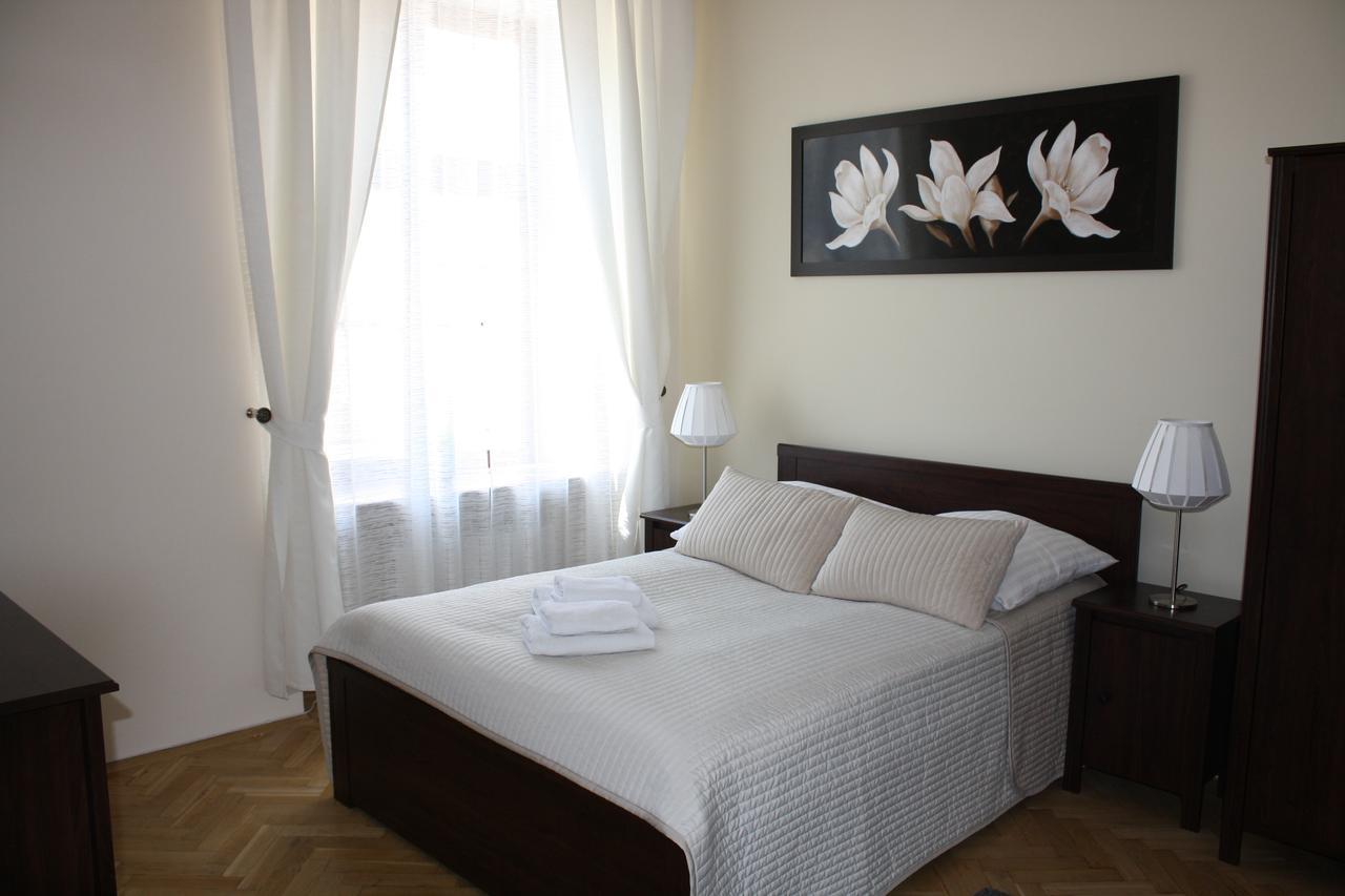 Place 4 You Apartments Krasków Eksteriør bilde